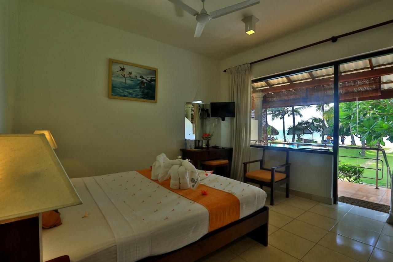 Sea Rock Villa Бентота Экстерьер фото