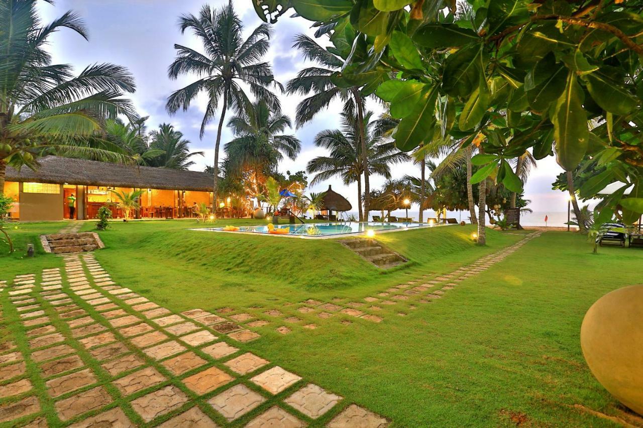 Sea Rock Villa Бентота Экстерьер фото
